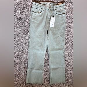 Light green Zara jeans | size 6 | stretchy | cropped flare | NWT